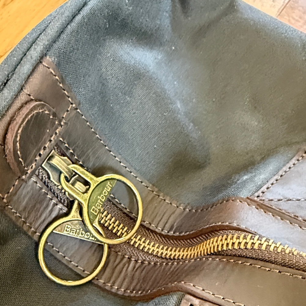 Barbour Waxed Canvas Navy Duffel Bag NWOT - Picture 3 of 10